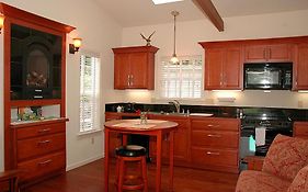 Golden Eagle Vacation Rentals-Eagles View Suite-Cottage #5