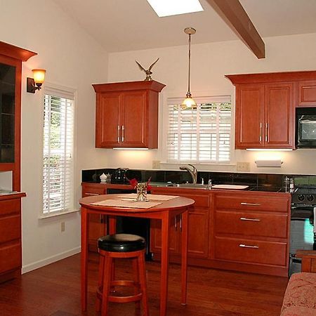 Golden Eagle Vacation Rentals-Eagles View Suite-Cottage #5 Trinidad Exterior photo